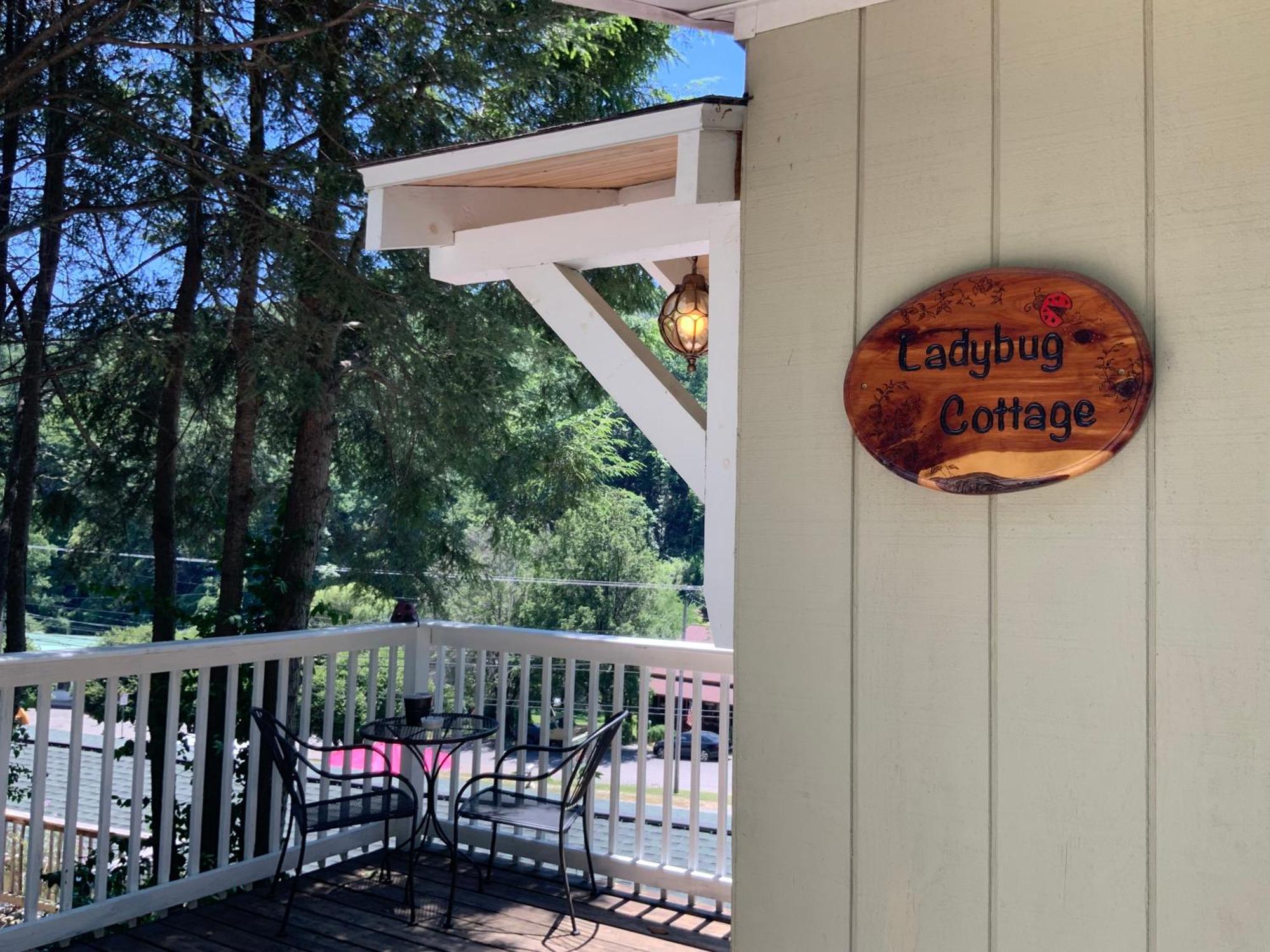 The Chimney Rock Inn & Cottages 외부 사진