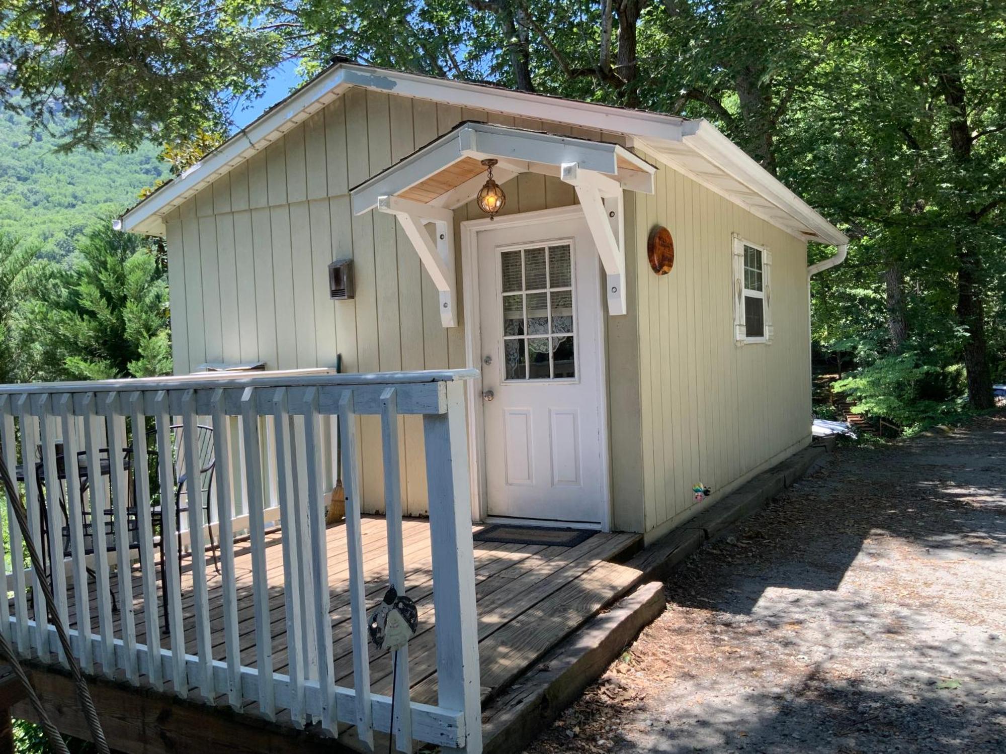 The Chimney Rock Inn & Cottages 외부 사진