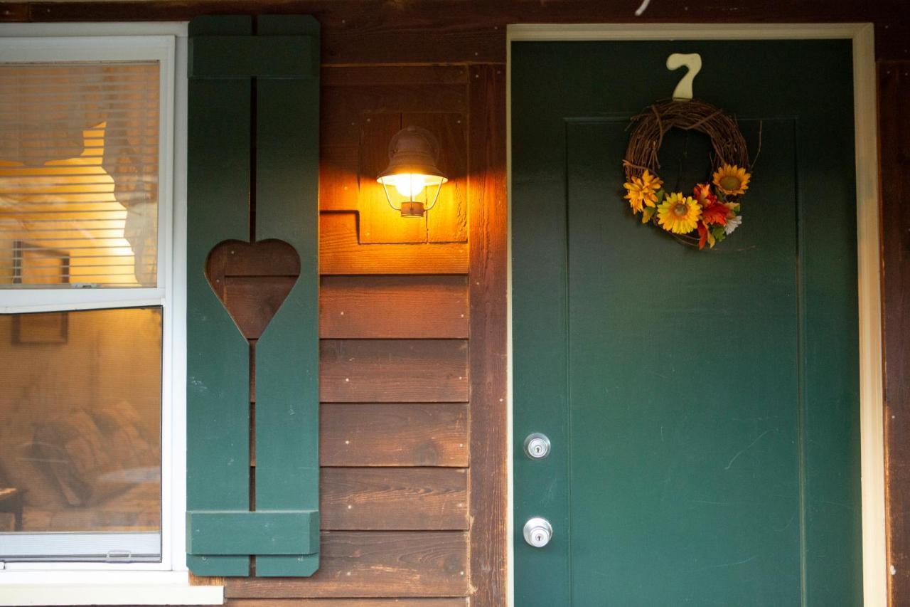 The Chimney Rock Inn & Cottages 외부 사진