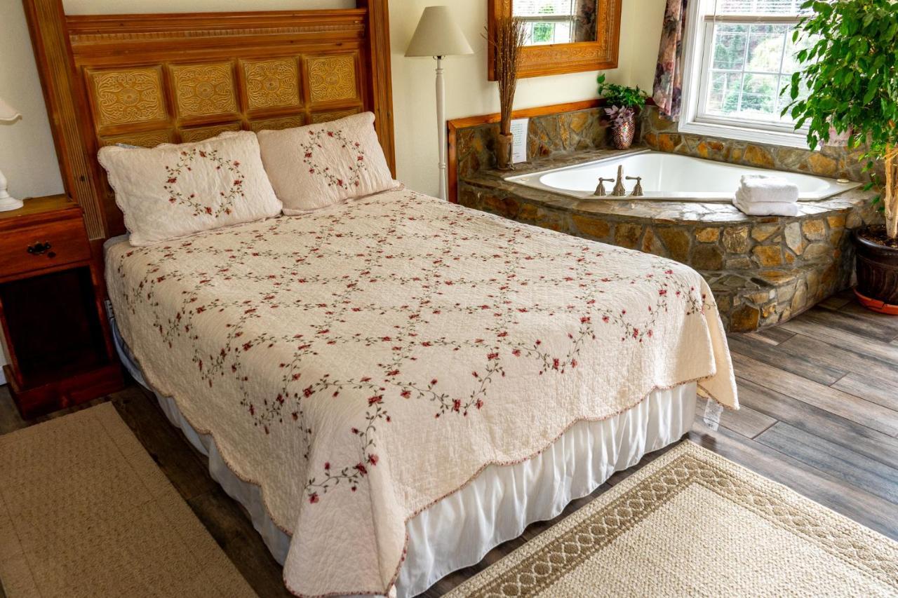 The Chimney Rock Inn & Cottages 외부 사진