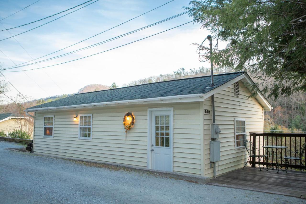 The Chimney Rock Inn & Cottages 외부 사진