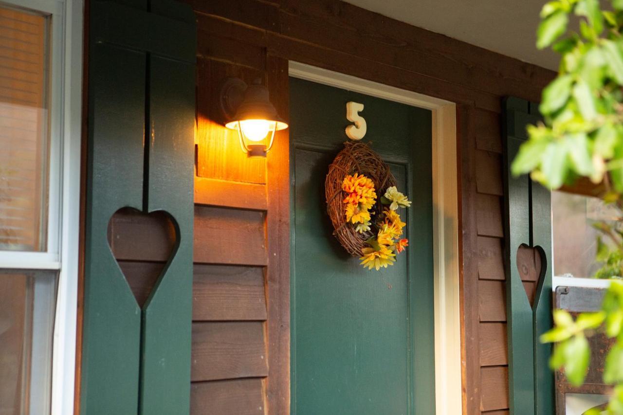 The Chimney Rock Inn & Cottages 외부 사진