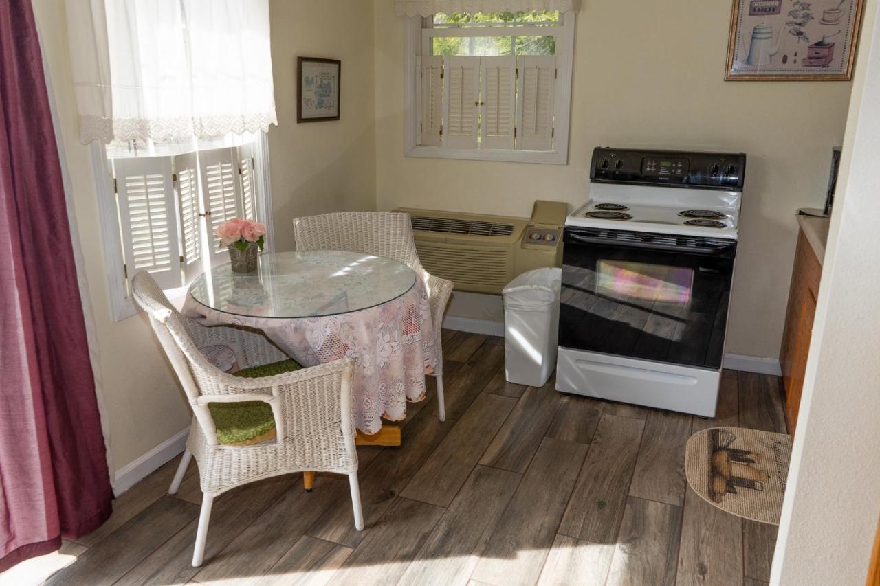 The Chimney Rock Inn & Cottages 외부 사진