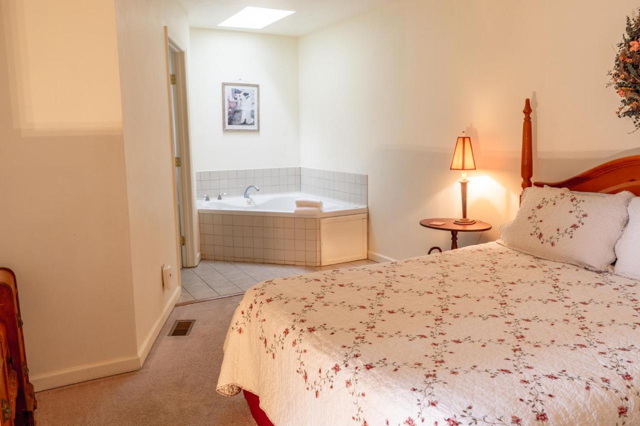 The Chimney Rock Inn & Cottages 외부 사진